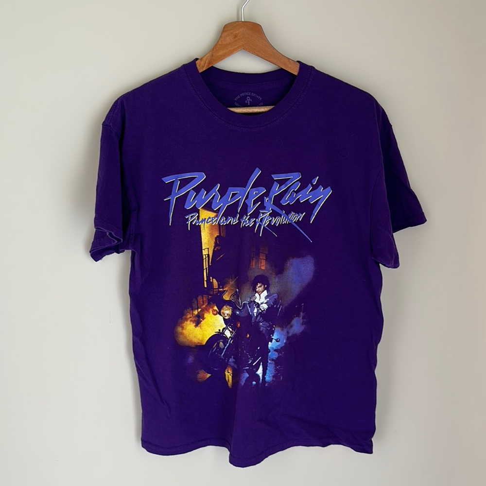 Purple Rain graphic tee 🥵